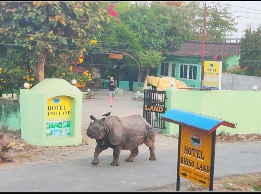 Hotel Rhino Land, Sauraha Extérieur photo
